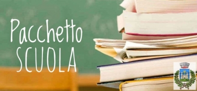 Sulla sinistra dicitura "Pacchetto scuola", sulla destra una pila di libri scolastici ed il logo del comune di Gavorrano