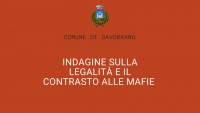 sfondo rosso, logo comune, scritta indagine sulla legalità e il contrasto alle mafie
